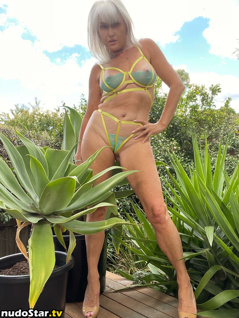 Sexting Grandma / goldengrandma / sexting.grandma / viktoria Photo OnlyFans Nue Fuitée #16