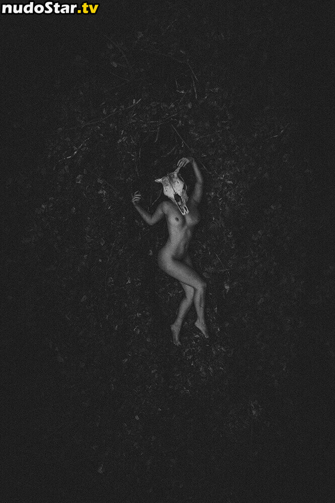 thinloth Photo OnlyFans Nue Fuitée #2