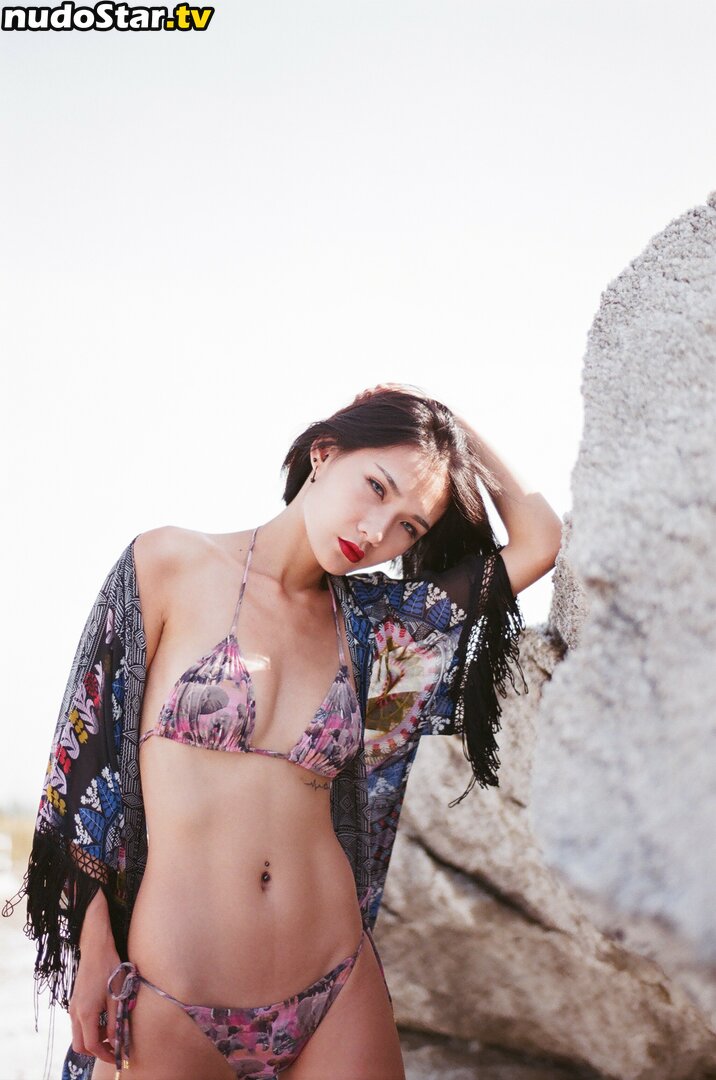 Verna Wang / VernaW_13 / verna.w Photo OnlyFans Nue Fuitée #13